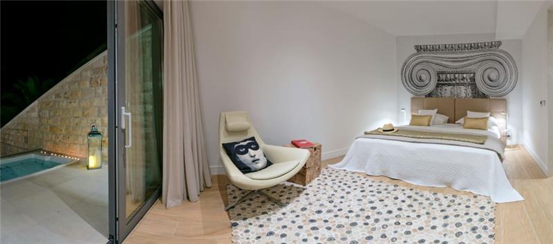 Beachfront villa in Selca, photograph 21