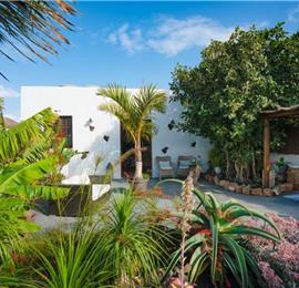 1 Bedroom Apartment with Secret Garden near Costa Teguise, sleeps 2