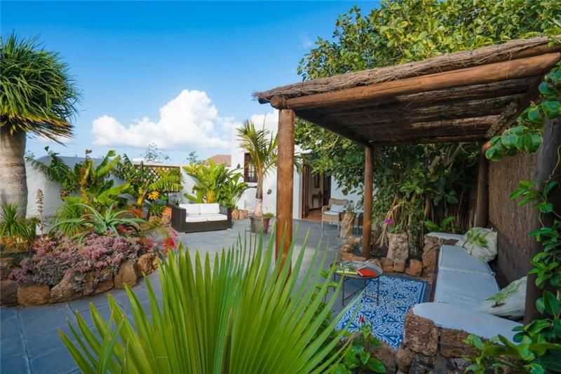 Villa in Lanzarote, photograph 1