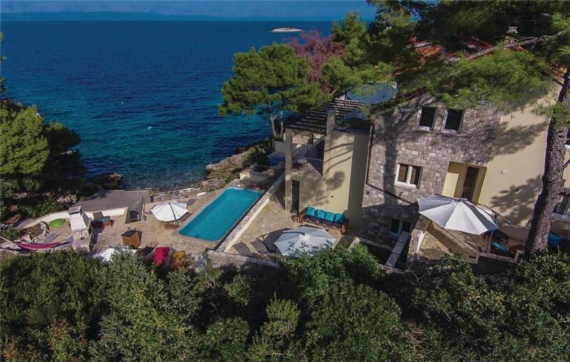 Sea-view villa in Prigradica, photograph 3
