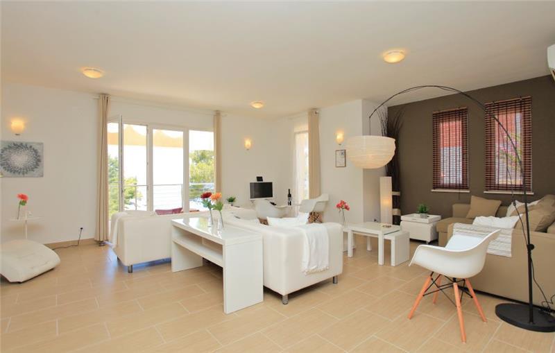 8 Bedroom Beachfront Villa on Korcula Island, sleeps 16-20