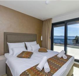 4 Bedroom Villa with Pool and Sea Views in Omis, sleeps 8-10