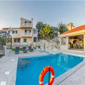 4 Bedroom Villa with Pool and Sea View on Ciovo Island, sleeps 7-11 