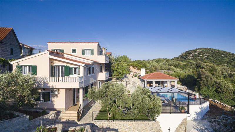 Sea-view villa in Ciovo, photograph 6
