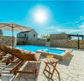 3 Bedroom Villa with Pool and View in Privlaka, sleeps 6-8
