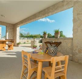 3 Bedroom Villa with Pool and View in Privlaka, sleeps 6-8