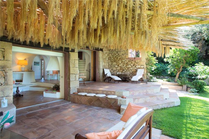Sea-view villa in Sardinia, photograph 8