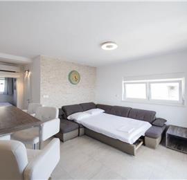 2 Bedroom Apartment in Novalja with Sea View, sleeps 4-6
