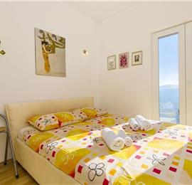 3 Bedroom Seaside Duplex Apartment in Pisak near Omis, sleeps 6-7