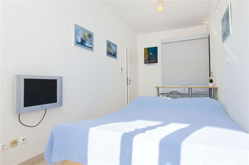 3 Bedroom Seaside Duplex Apartment in Pisak near Omis, sleeps 6-7