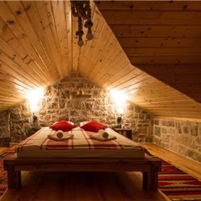 3 Bedroom Villa with Pool in Zadar, Sleeps 6-8