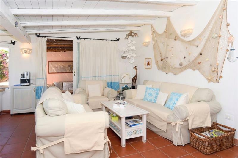 Sea-view villa in Sardinia, photograph 10