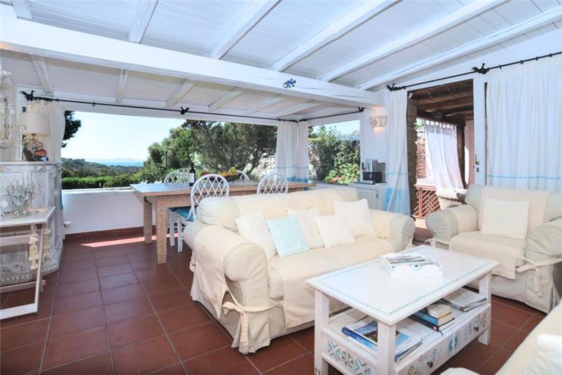 Sea-view villa in Sardinia, photograph 8