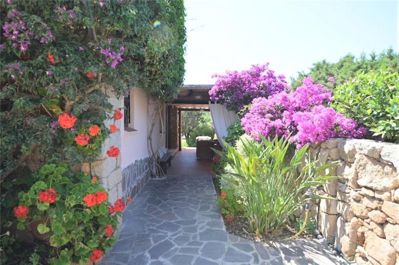 Sea-view villa in Sardinia, photograph 22