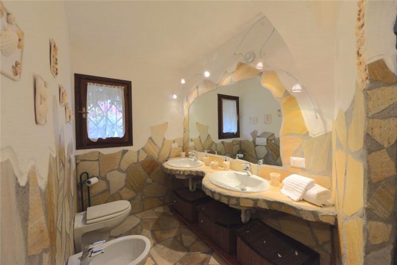 Sea-view villa in Sardinia, photograph 18