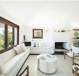 3 Bedroom Seaside Villa in Portobello near Santa Teresa Gallura, sleeps 6