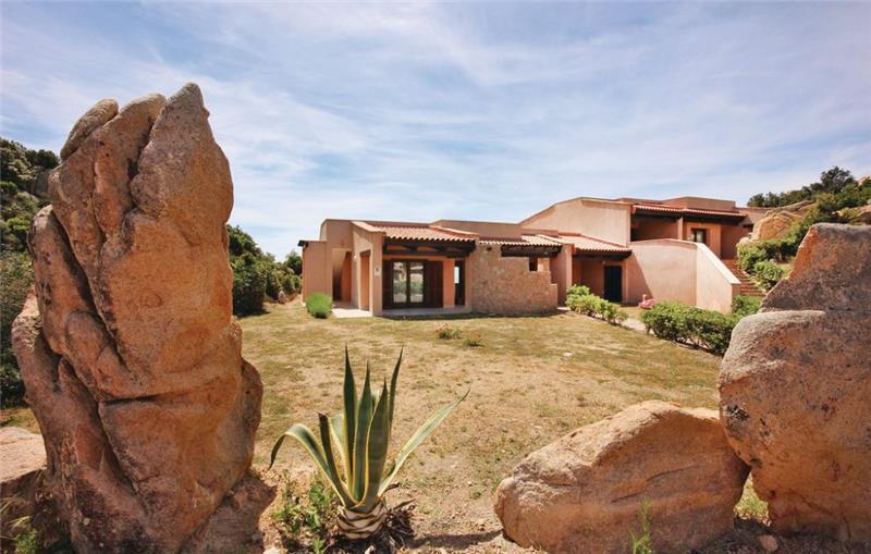 Sea-view villa in Sardinia, photograph 8
