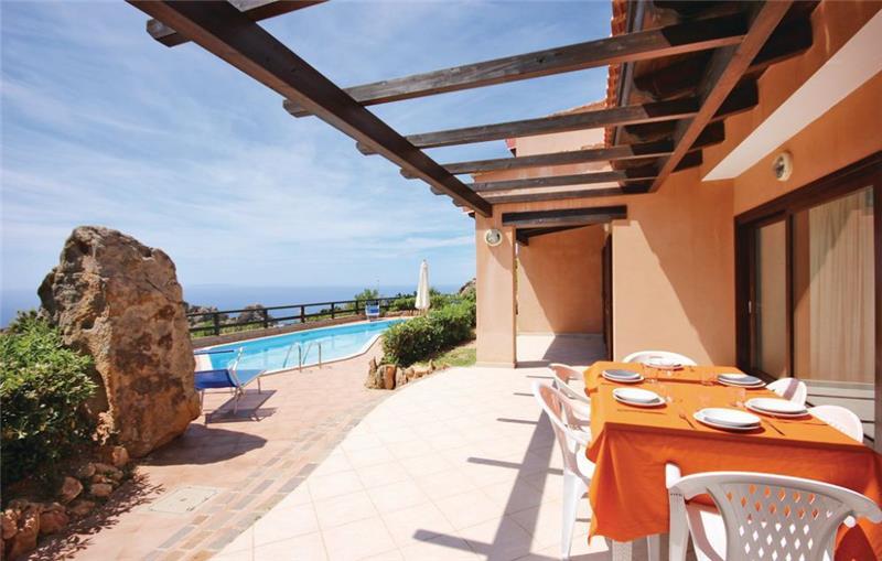 Sea-view villa in Sardinia, photograph 5
