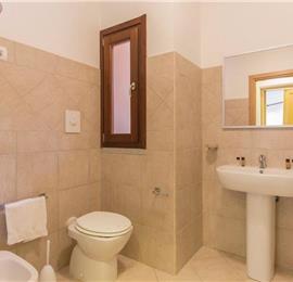 3 Bedroom Apartment with Pool in Costa Paradiso, sleeps 6-8