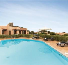 3 Bedroom Apartment with Pool in Costa Paradiso, sleeps 6-8