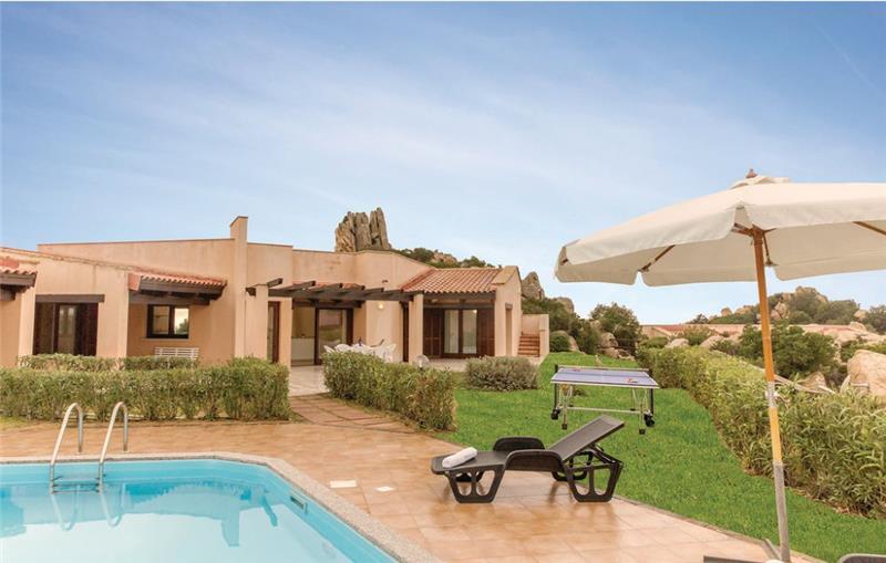 Villa in Sardinia, photograph 3