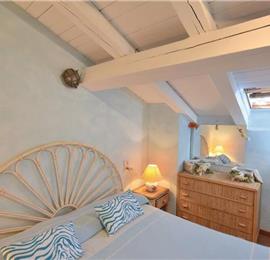 2 Bedroom Apartment with Shared Pool in Porto Rotondo, sleeps 4-6