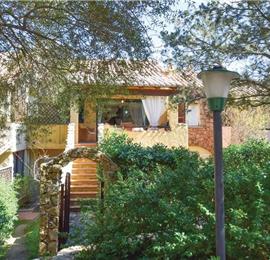 2 Bedroom Apartment with Shared Pool in Porto Rotondo, sleeps 4-6