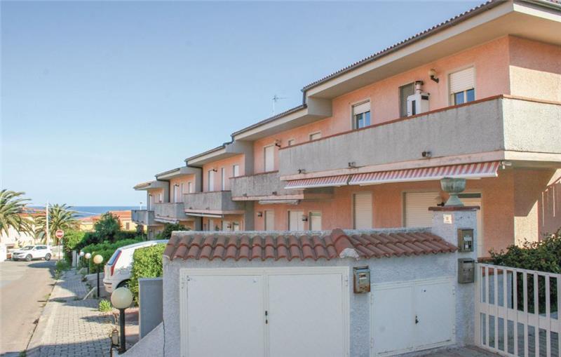 Sea-view villa in Sardinia, photograph 3