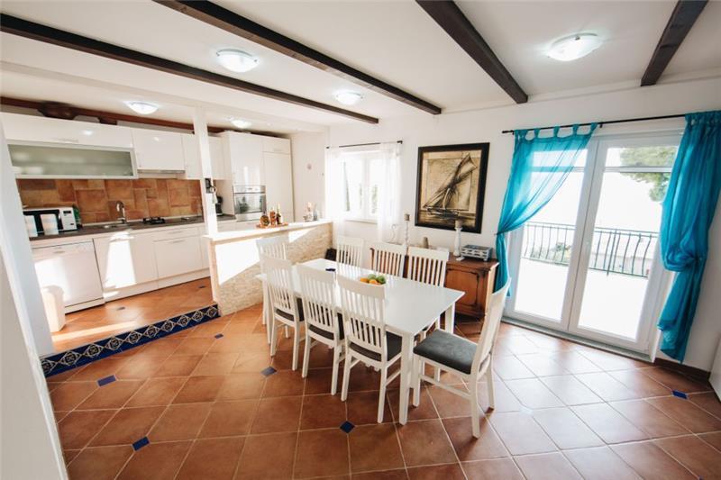 Sea-view villa in Dugi Rat, photograph 9