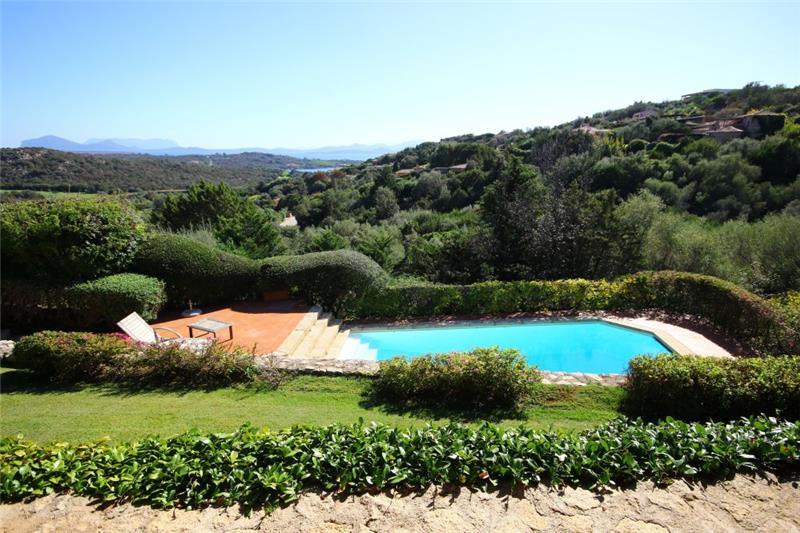 Sea-view villa in Sardinia, photograph 2