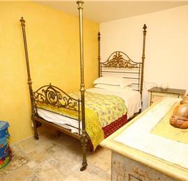 Luxury 5 Bedroom Villa with Pool and Sea Views in Pevero, Porto Cervo, sleeps 10