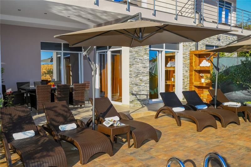 Sea-view villa in Opatija, photograph 8