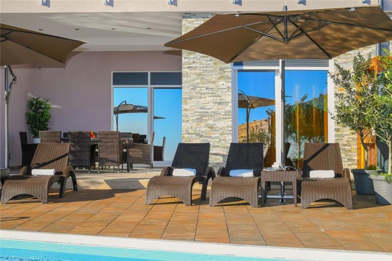 Sea-view villa in Opatija, photograph 4