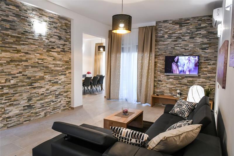 Sea-view villa in Opatija, photograph 10
