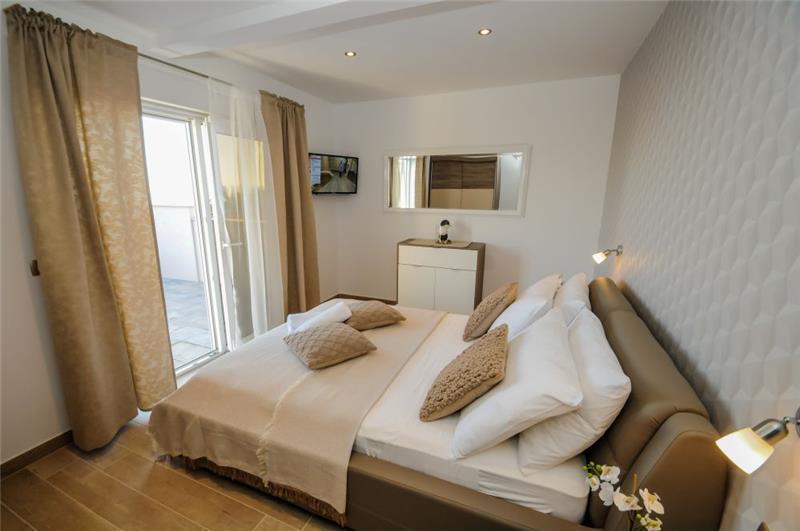 Sea-view villa in Opatija, photograph 19
