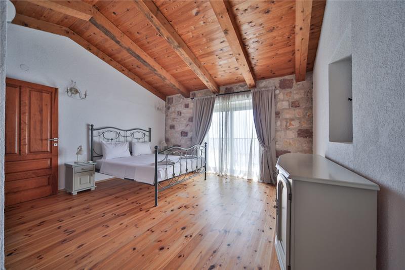 Sea-view villa in Krstac, photograph 16