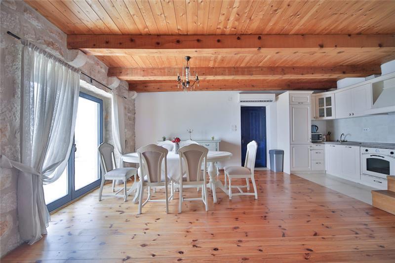 Sea-view villa in Krstac, photograph 13