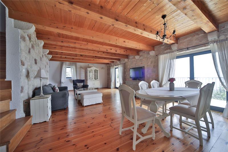 Sea-view villa in Krstac, photograph 12
