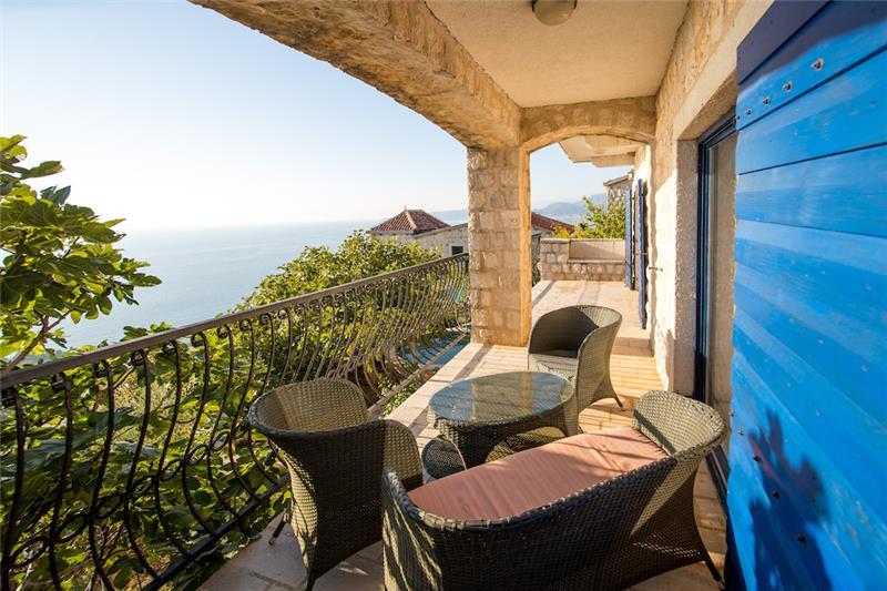Sea-view villa in Krstac, photograph 6