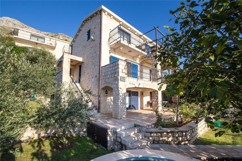 Sea-view villa in Krstac, photograph 21