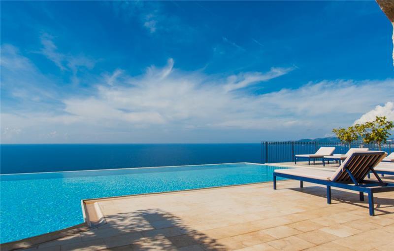 Sea-view villa in Krstac, photograph 14