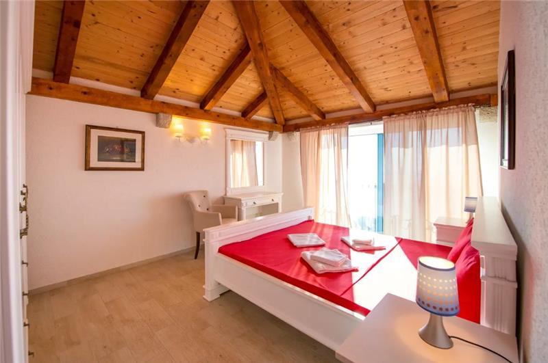 Sea-view villa in Krstac, photograph 9