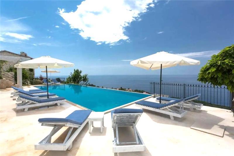 Sea-view villa in Krstac, photograph 1