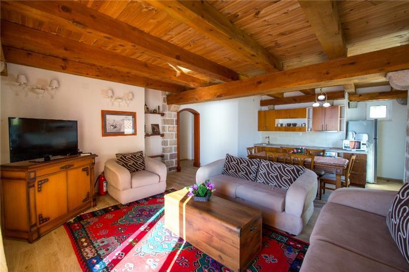 Sea-view villa in Krstac, photograph 9
