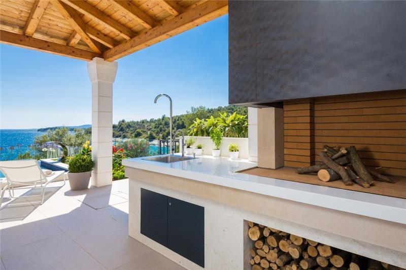 Beachfront villa in Ciovo, photograph 11