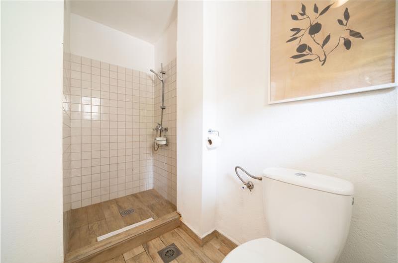 Studio Apartment with Shared Pool in Kotor Bay, Montenegro, Sleeps 2-3