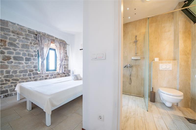 Studio Apartment with Shared Pool in Kotor Bay, Montenegro, Sleeps 2-3