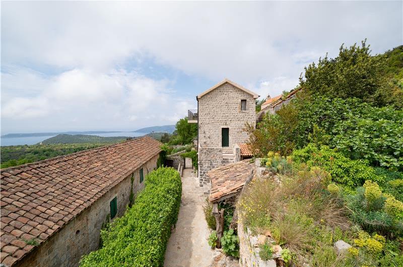 2 Bedroom Apartment with Shared Pool in Kotor Bay, Montenegro, Sleeps 4