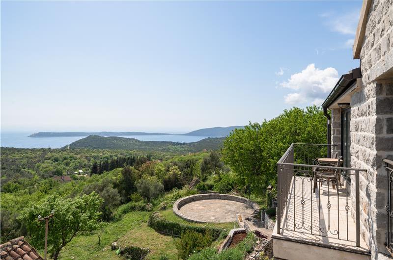 2 Bedroom Apartment with Shared Pool in Kotor Bay, Montenegro, Sleeps 4