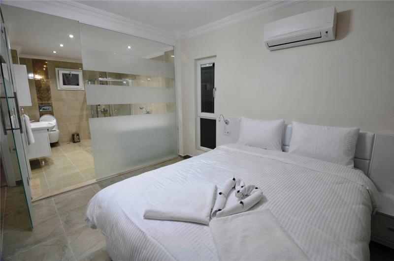 Sea-view villa in Kalkan, photograph 9